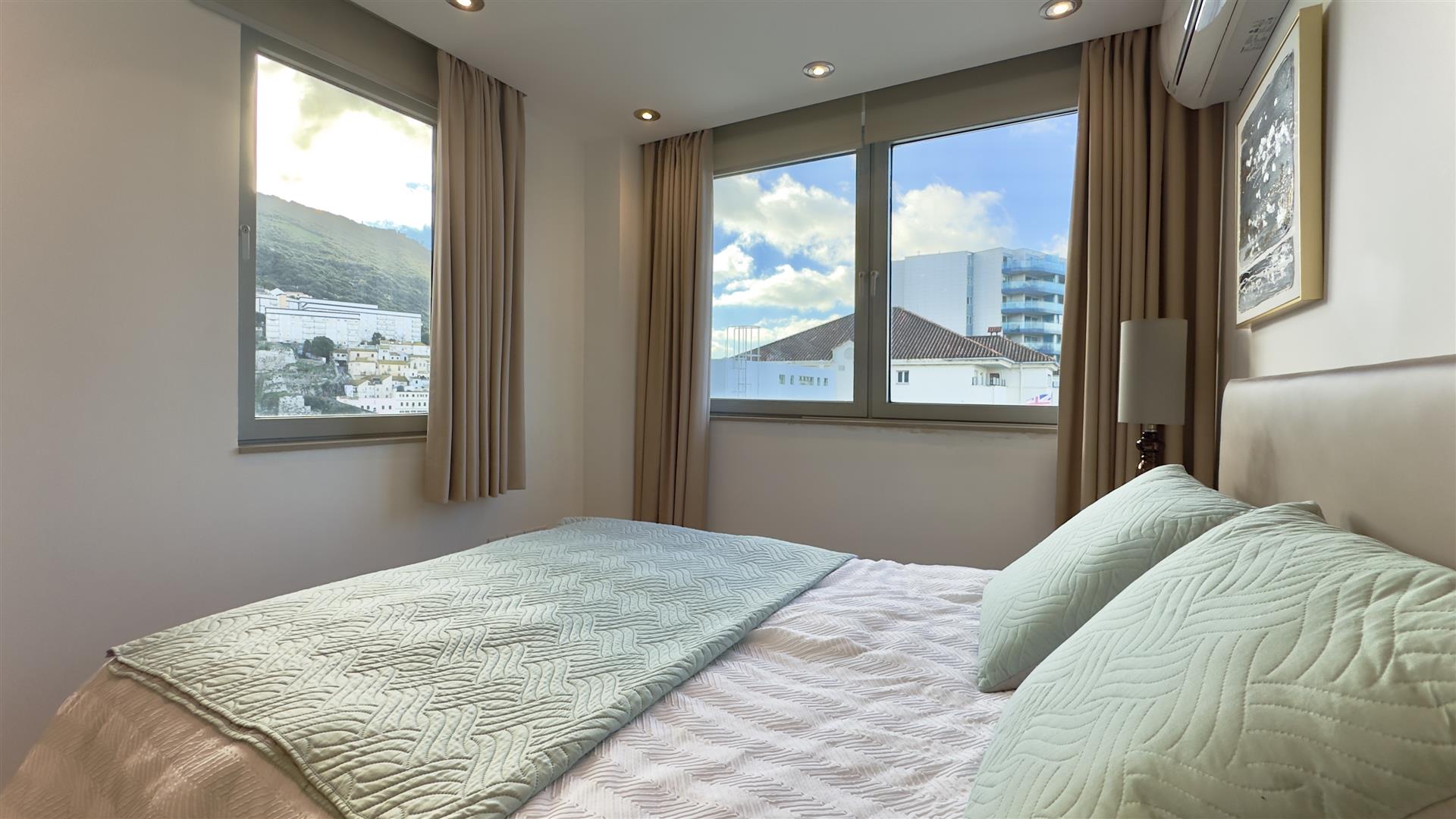 Image of Apartment - 2 Bedrooms - 2 Bathrooms for Rental in Royal Ocean Plaza-Gibraltar, Image 7